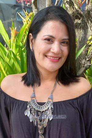 210444 - Karen Age: 39 - Colombia