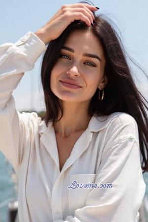 221870 - Olena Age: 28 - Ukraine