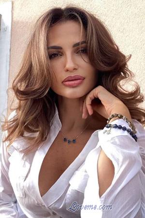 224110 - Irina Age: 52 - Ukraine