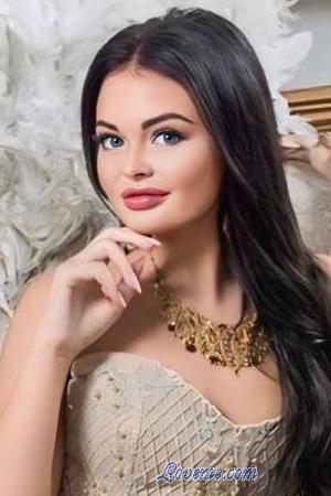 225395 - Viktoriia Age: 33 - Ukraine