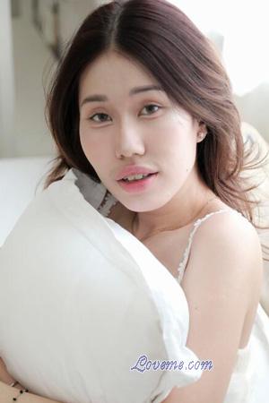 228411 - Pham Bao Age: 23 - Vietnam